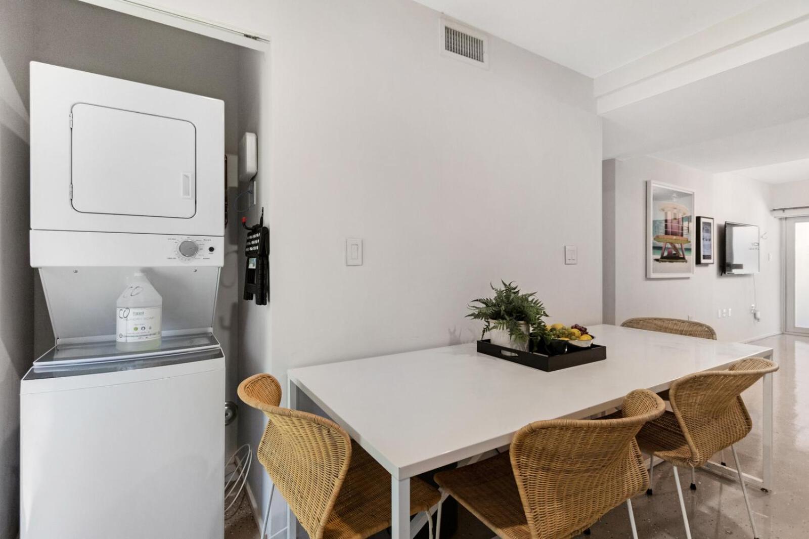 Roami At 250 Collins Appartement
